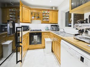 KITCHEN- click for photo gallery